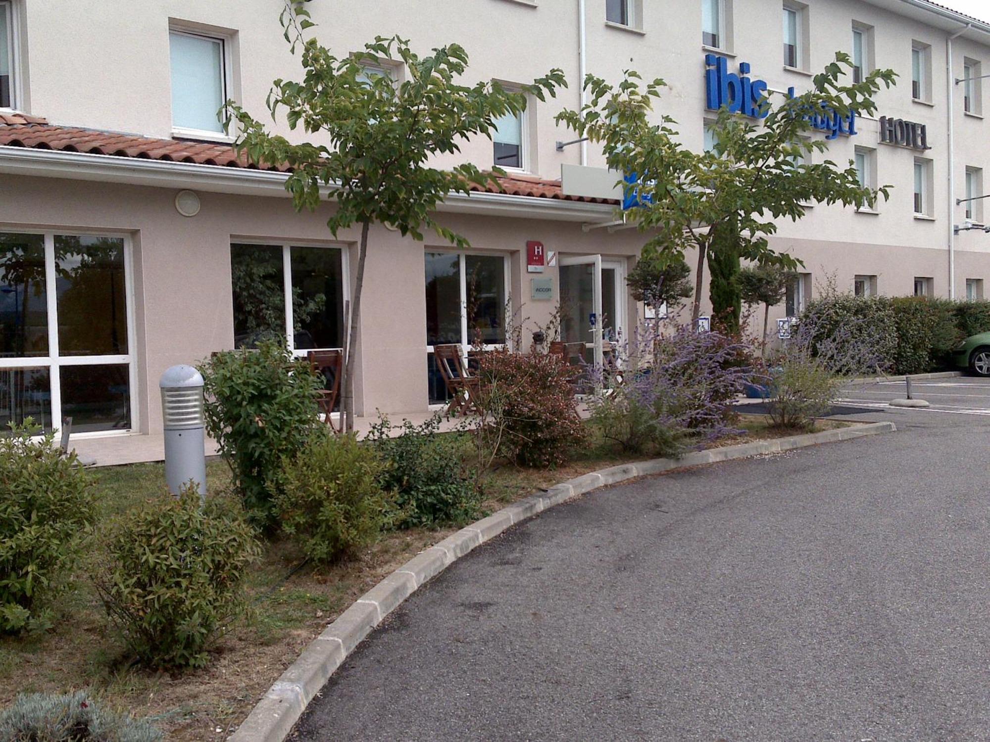 Ibis Budget Saint Gaudens Estancarbon Екстер'єр фото
